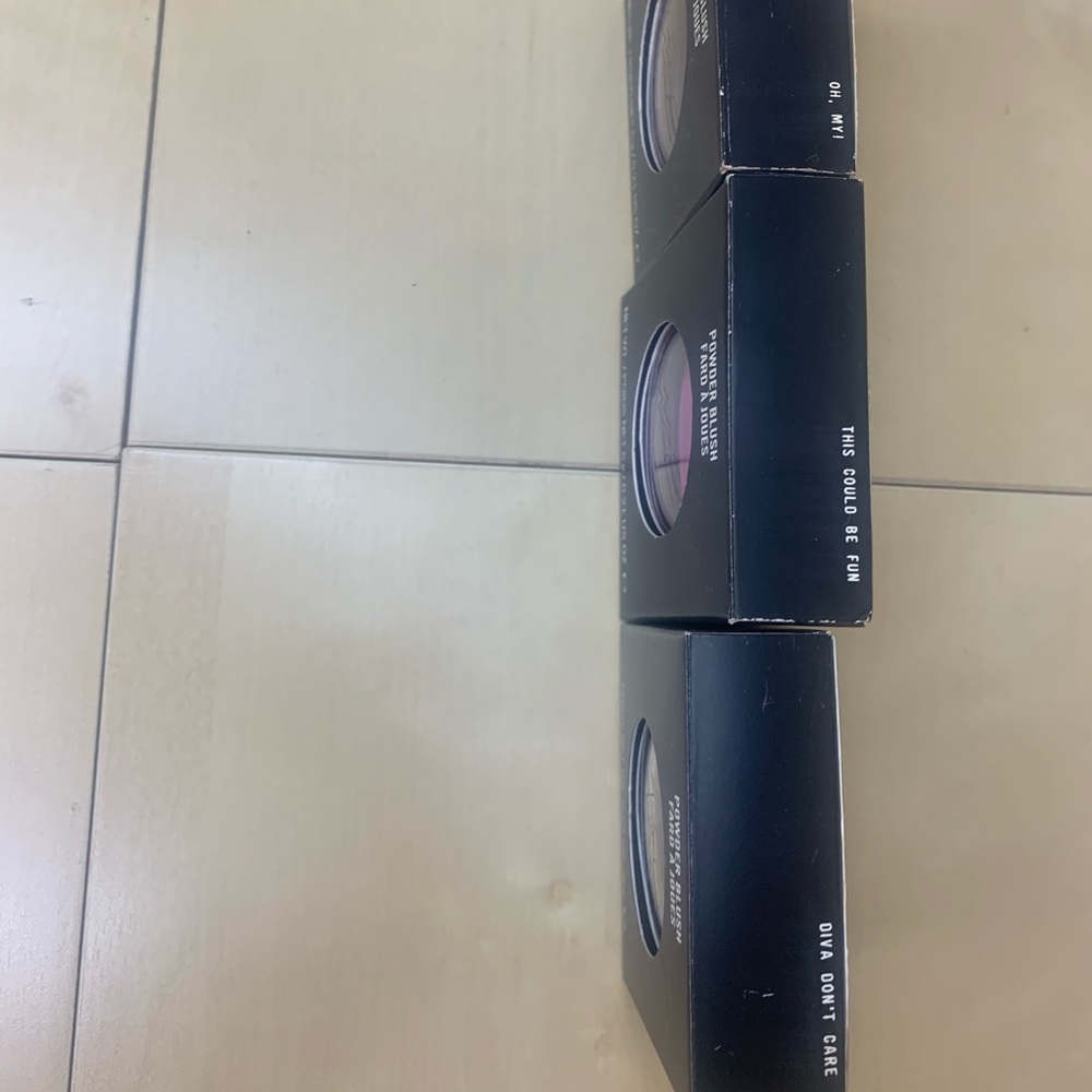 MAC Powder Blushes bundle - Picture 3 of 7